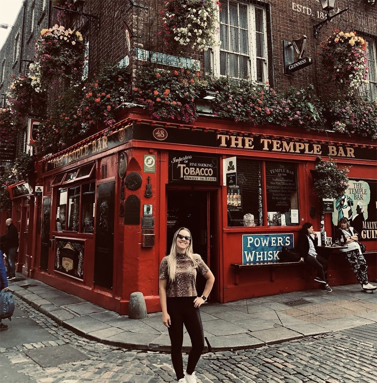 Cíntia fala sobre sua experiência no intercâmbio e seus projetos.